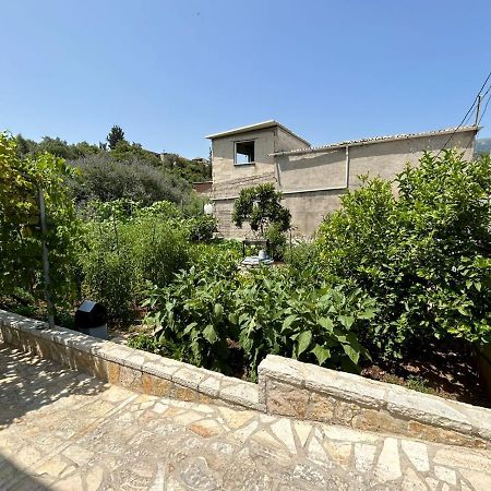 Garden Holiday Studios Химара Экстерьер фото